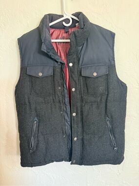 Mexx Men’s XL Herringbone Puffer Vest Gray Burgundy Quilted Full Zip